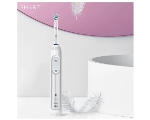 Электрическая зубная щетка Oral-B Smart D700.513.5 Sensitive, белый