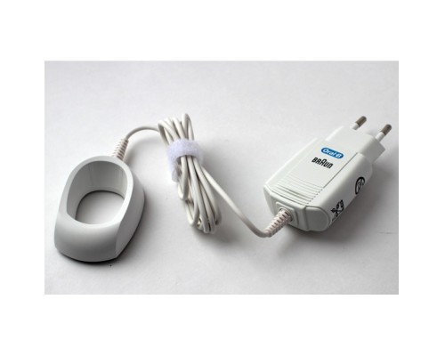 Oral-B Triumph 5000 Wireless SMARTGUIDE D32.576.5X, белая с футляром